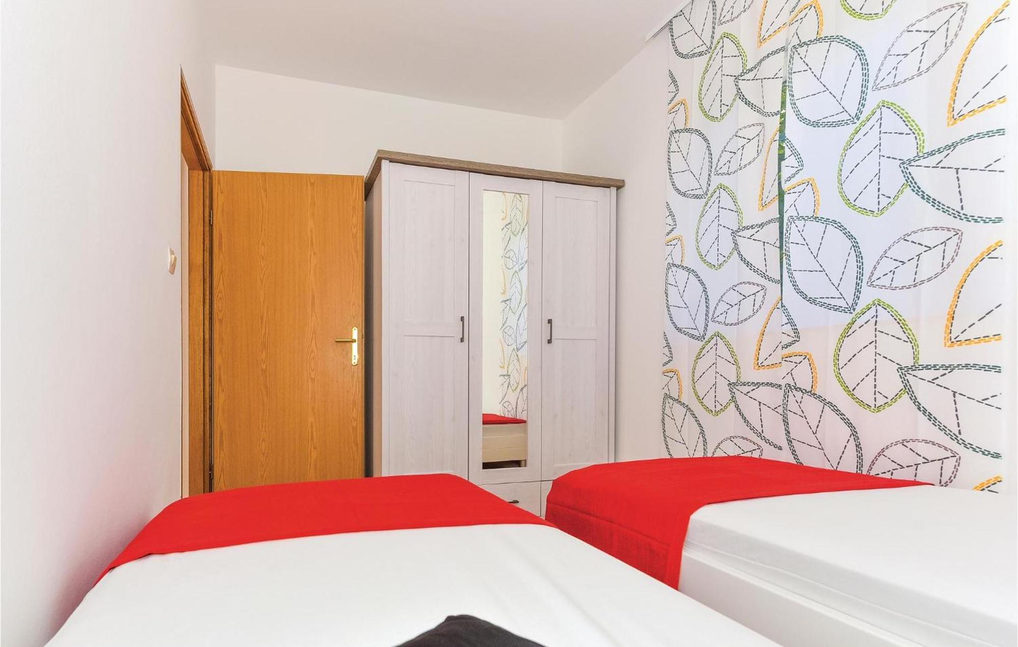Gorgeous Apartment In Vodice With Kitchen Exterior foto